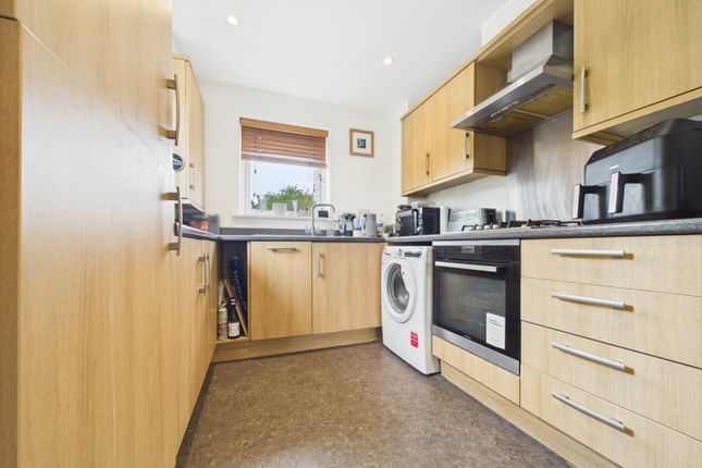 43, Hampden Crescent, Bracknell photo 3