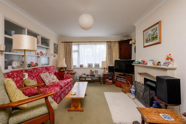 Pear Tree Avenue, York photo 2