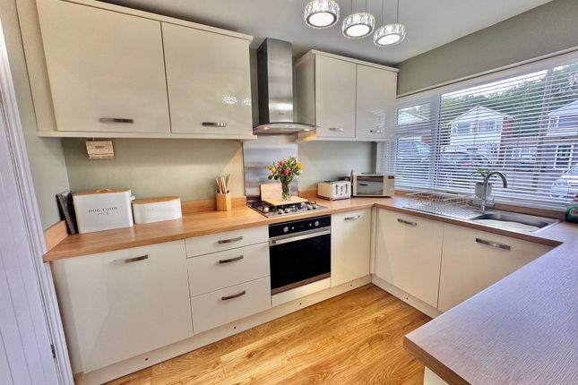 102 Sherbourne Avenue, Nuneaton photo 3