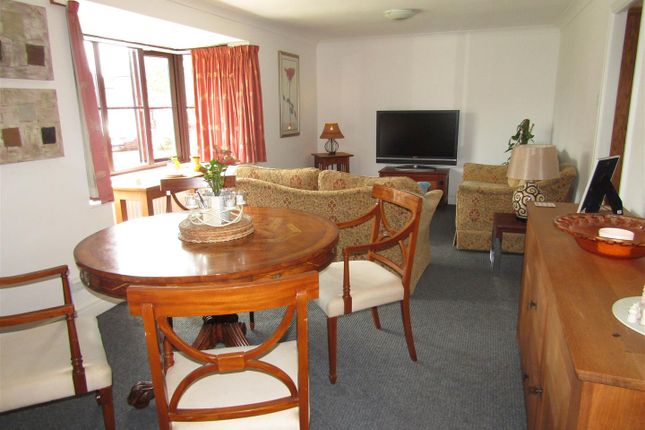 2, Riverside Gardens, Langthorpe, York photo 2