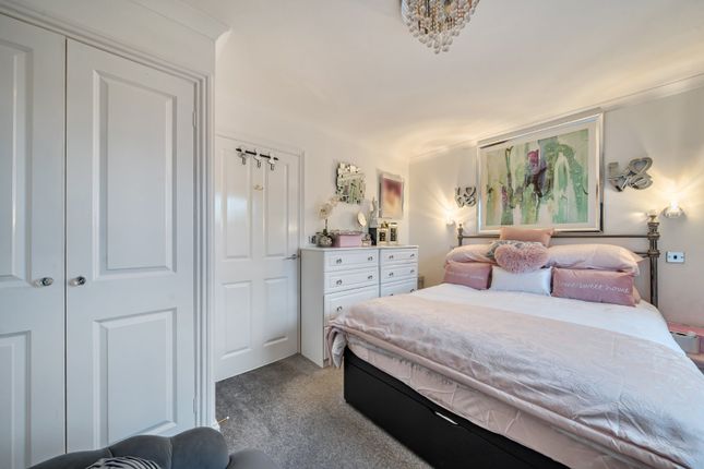 10 Pine Court,, Lymington Bottom, Alton photo 5