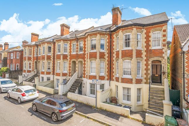 Thumbnail Maisonette to rent in Martyr Road, Guildford