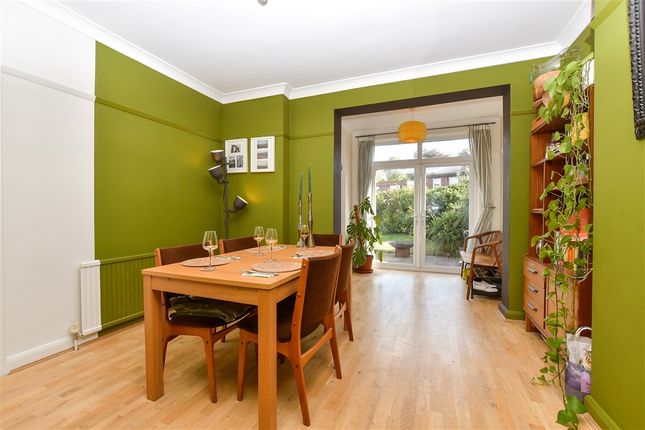 Denham Crescent, Mitcham photo 4