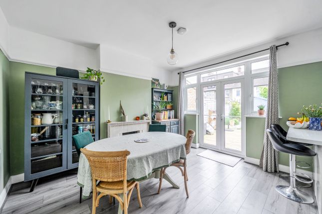 33, Holmesley Road, London photo 3