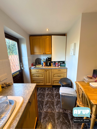 Room 1, 22 Clifton Mount, Rotherham photo 5