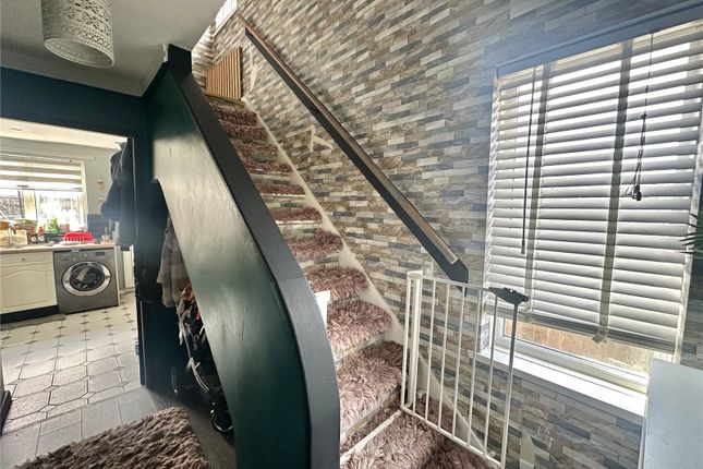 13, Clapgate Crescent, Cheshire photo 2