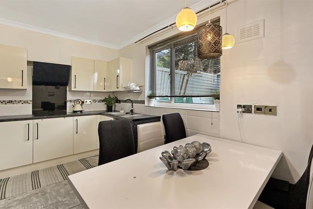 6, Cobham Avenue, Bolton photo 4