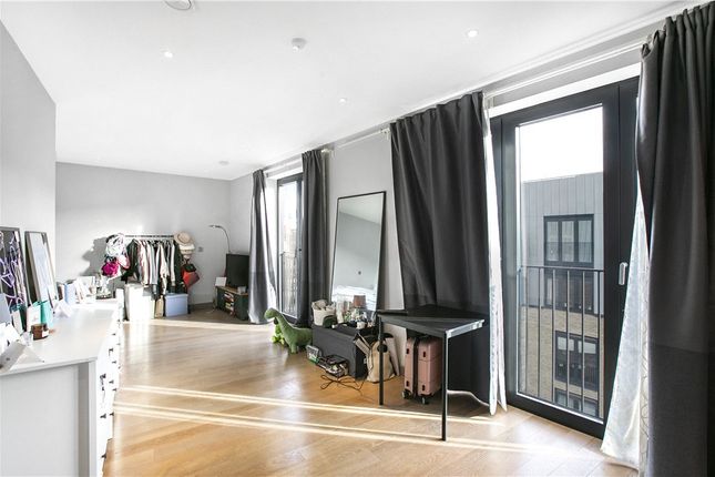 Studio for sale in Chivers Passage, London