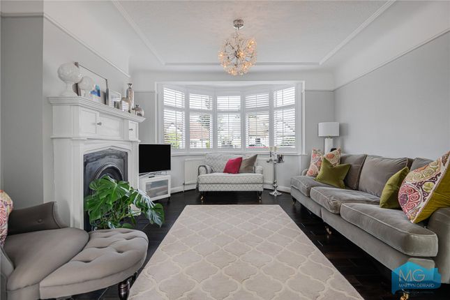 25, Longfield Avenue, London photo 2