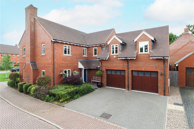 Thumbnail Country house for sale in Bell Farm Close, Studham, Dunstable, Bedfordshire