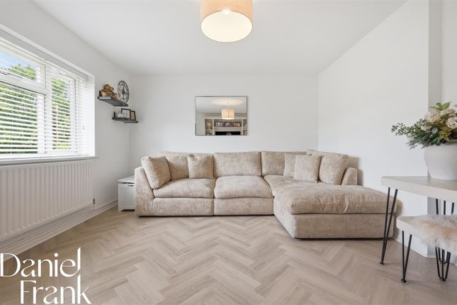 166, Burney Drive, Loughton photo 4