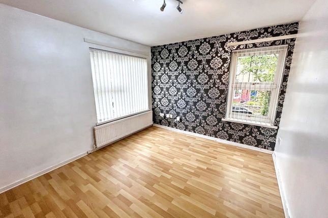 16 Oriole House, Lyndhurst Road, Newcastle upon Tyne photo 2