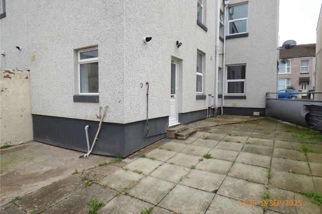 18B, Victoria Avenue, Denbighshire photo 2