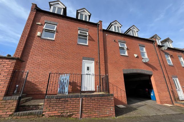 2-bed house on 15, Lichfield, £995/mo