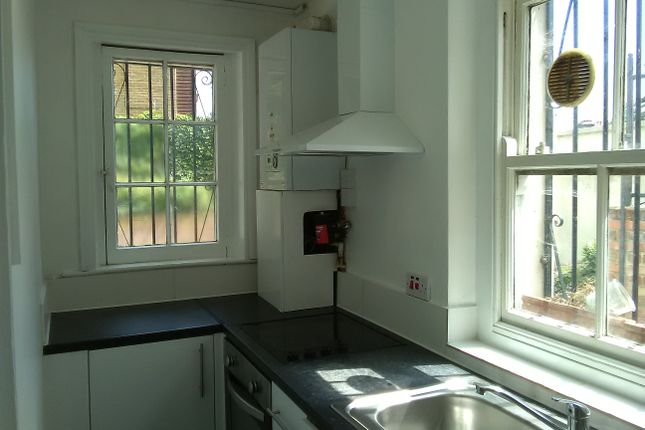 Flat to rent in Belvedere Road, London