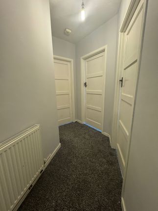 6, South Lodge Avenue, Mitcham photo 2