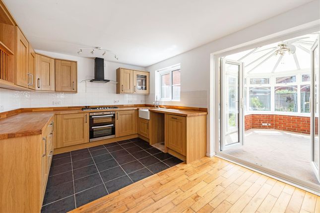 35, Kingfisher Drive, Westbourne photo 2