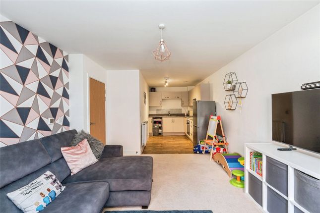 4 Arcadia,, John Thornycroft Road, Hampshire photo 3