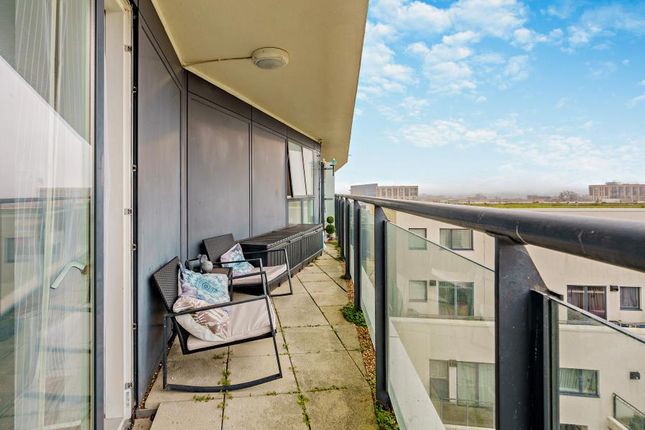 17, Walbrook Court, Edgware photo 4