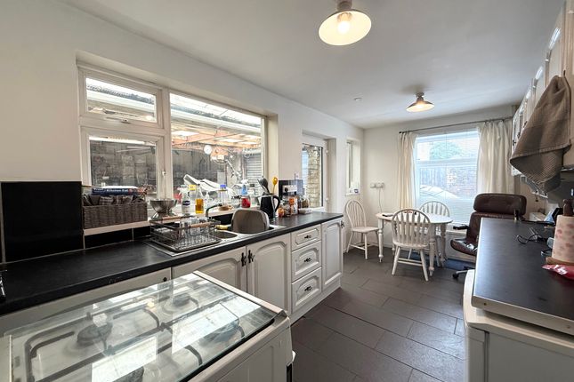 7 Ynys Lwyd Road, Aberdare photo 5