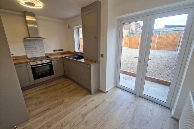 8, Bullrush Glade, Telford photo 2