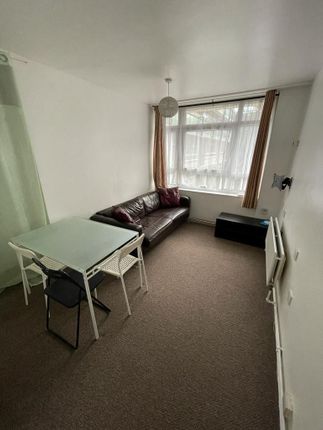 Thumbnail Flat to rent in Stewart Street, London