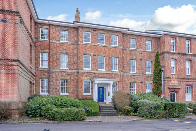 Flat to rent in Alison Way, Winchester, Hampshire
