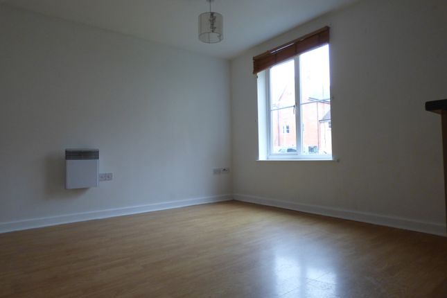 Flat to rent in Clarendon Gate, Mill Road, Colchester