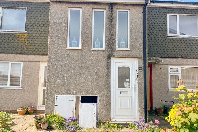 Thumbnail Flat for sale in Uppercliff Close, Penarth, Vale Of Glamorgan