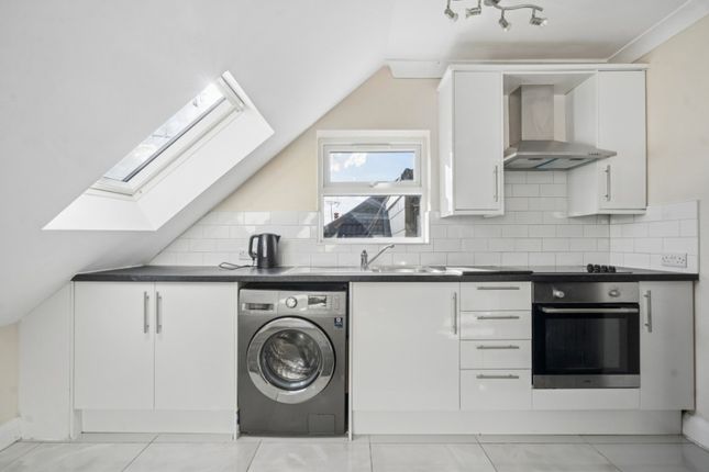 Flat 3, 50 Cunningham Park, Harrow photo 4