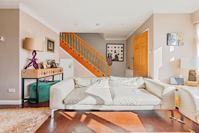 7, Willow Ridge, Crawley photo 2