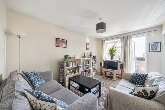 Flat 11, St. Georges Lodge,, Muswell Hill, London photo 2