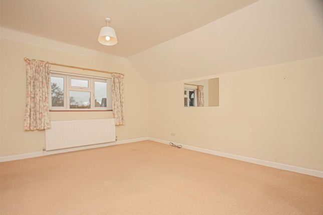 Detached house to rent in Church Close, East Hagbourne, Didcot