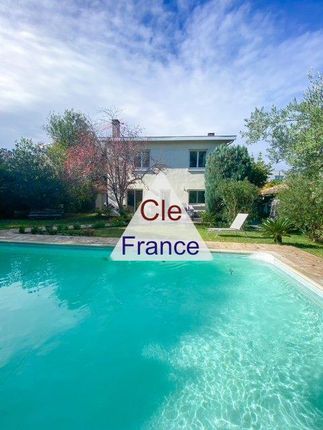 Detached house for sale in Le Haillan, Aquitaine, 33185, France