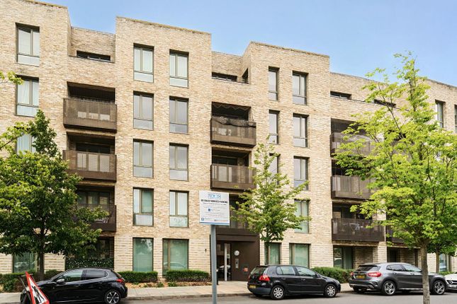 Thumbnail Flat for sale in Welford Court, Edgware
