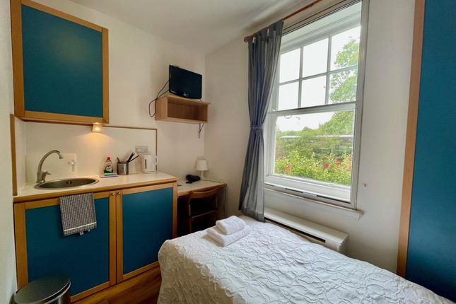 Flat 320, 116 Fulham Palace Road, Hammersmith photo 2