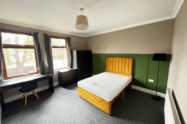 Room to rent in Spencer Place, Leeds
