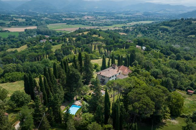 Villa for sale in Borgo San Lorenzo, Tuscany, Florence, Italy, Italy