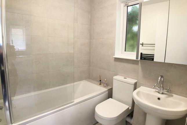 4 Tilbury House,, Myers Lane, New Cross photo 5