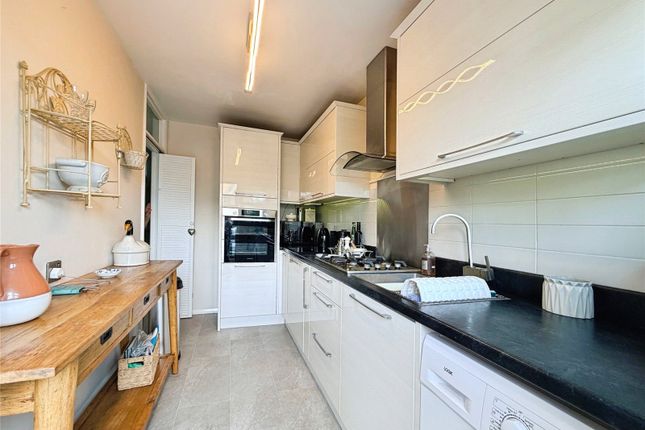 Flat 3, Old Barns,, High Street, Angmering photo 3