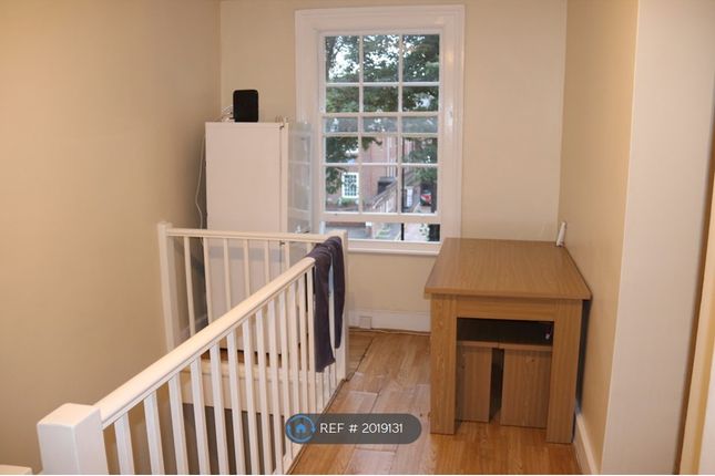 Room to rent in New Cross Road, New Cross Gate