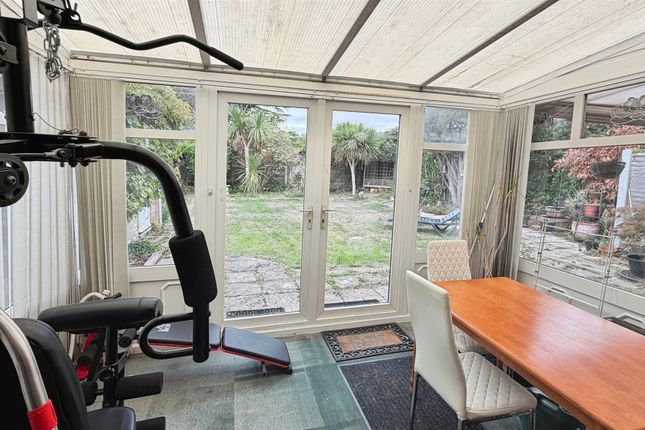 10, Beacon Way, Clacton-On-Sea photo 5
