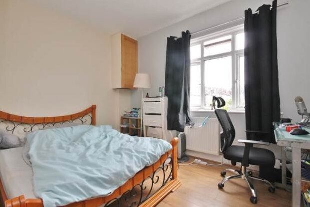 Flat to rent in Madrid Road, Guildford