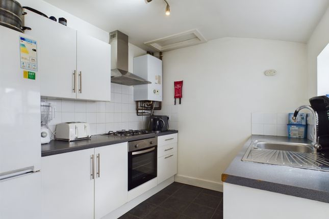 Terraced house to rent in King Street, Cheltenham, Gloucestershire
