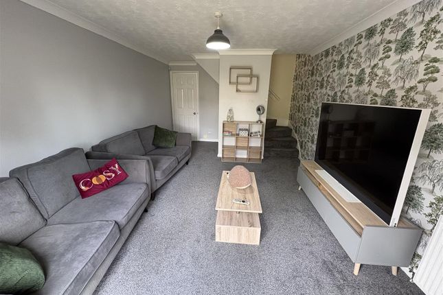 100, Greenfields, West Yorkshire photo 2