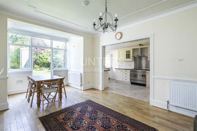 23, Wren Avenue, London photo 2