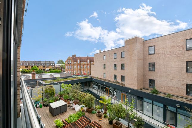 Flat 5, Pearmain Court, Vinery Way, London photo 3