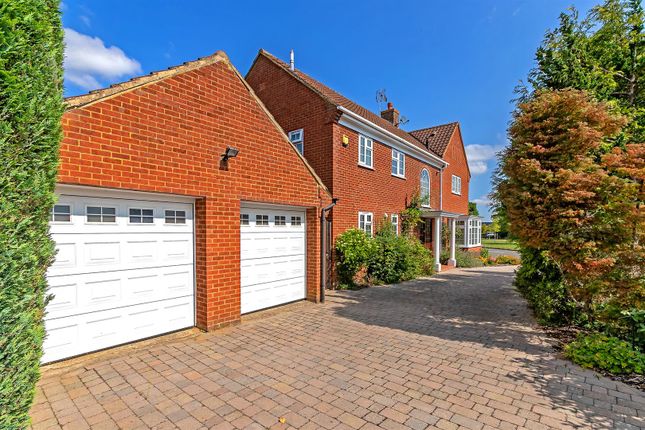 18Burghleyclose-18.Jpg