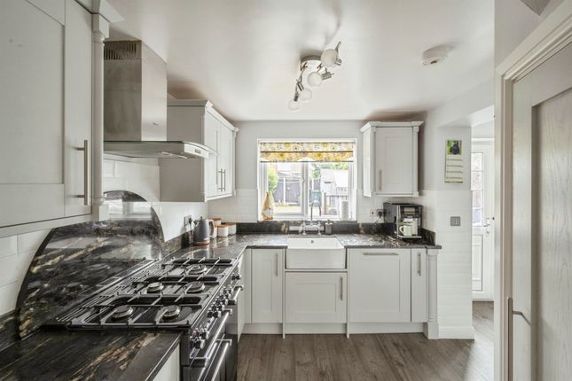 12, Marton Grove, Doncaster photo 4