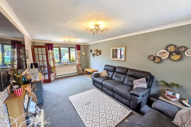 14, Goodhew Close, Yapton photo 3